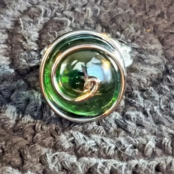 Handcrafted Edgy Green Luster Silver Spiral Luster Glass Bauble Ring - Picture 5 of 10